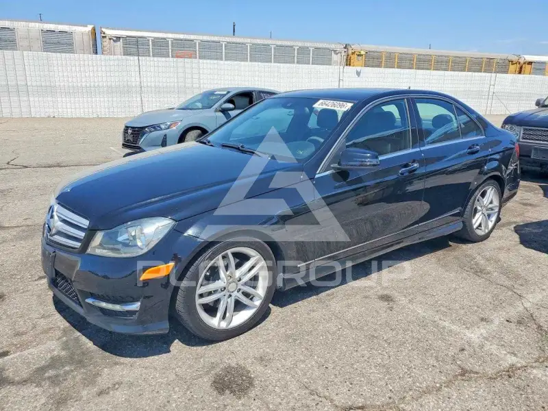 2013 Mercedes Benz C-Class фото