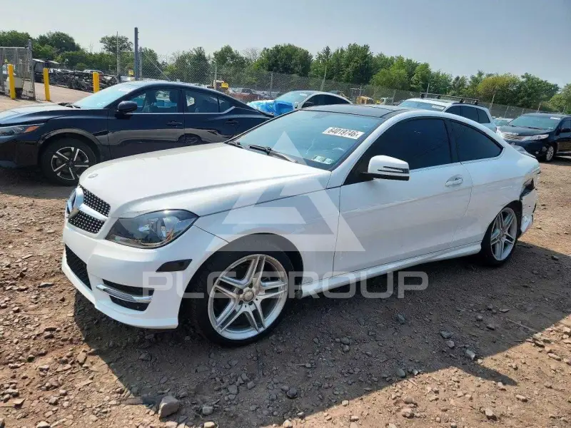 2013 Mercedes Benz C-Class фото