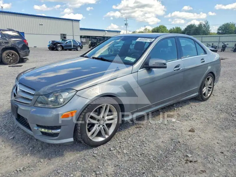 2013 Mercedes Benz C-Class фото