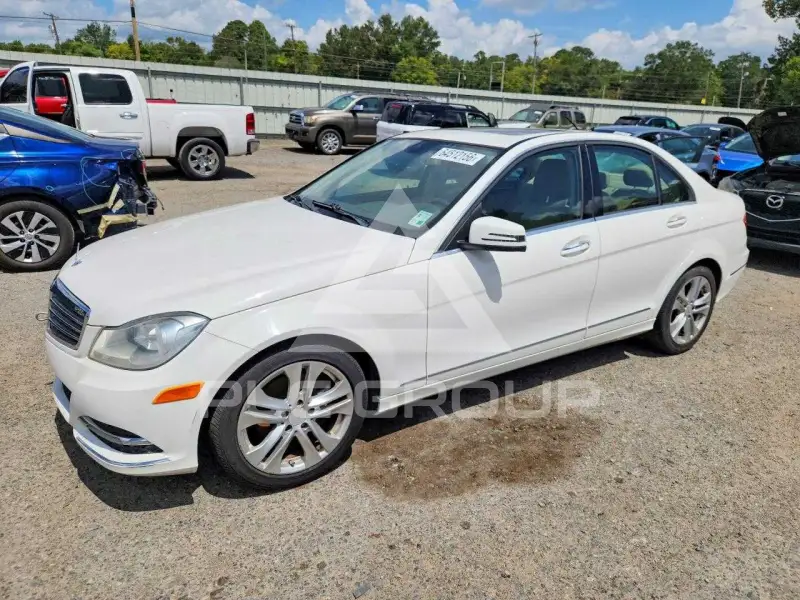 2013 Mercedes Benz C-Class фото