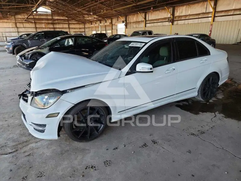 2013 Mercedes Benz C-Class photo