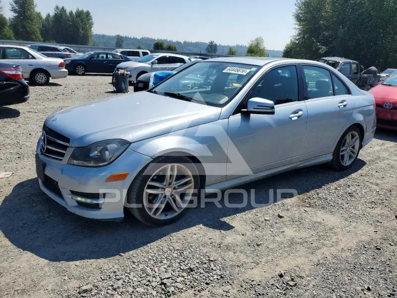 2013 Mercedes Benz C-Class photo