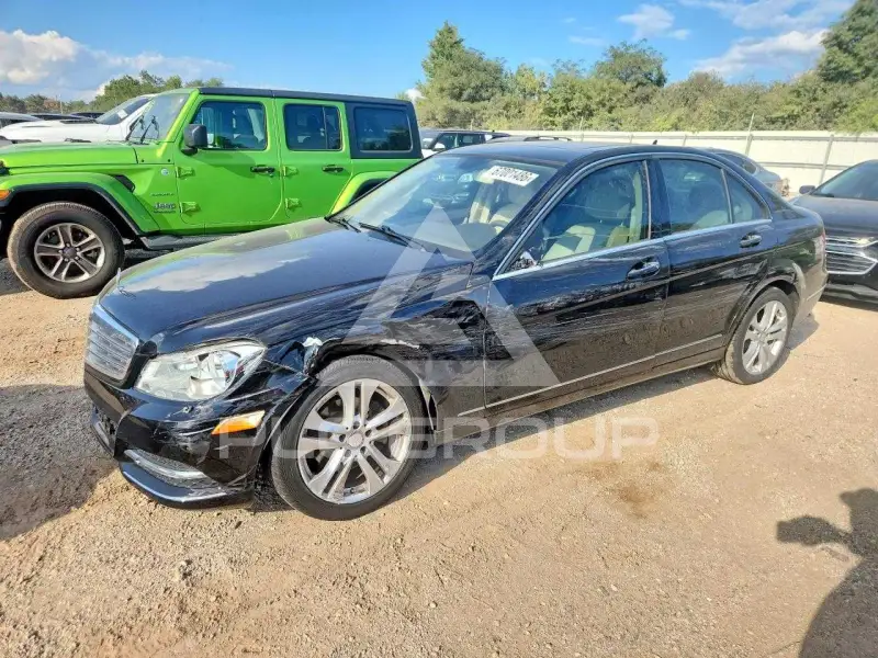 2013 Mercedes Benz C-Class фото