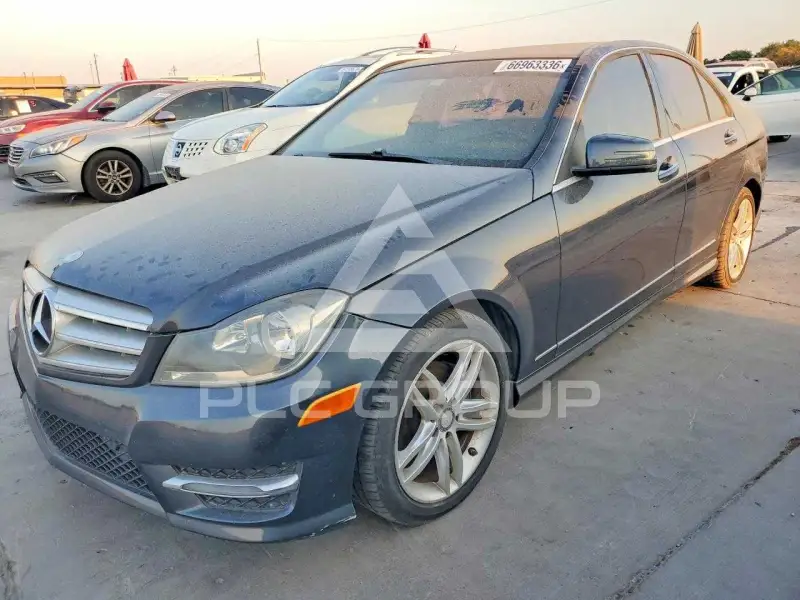 2013 Mercedes Benz C-Class photo