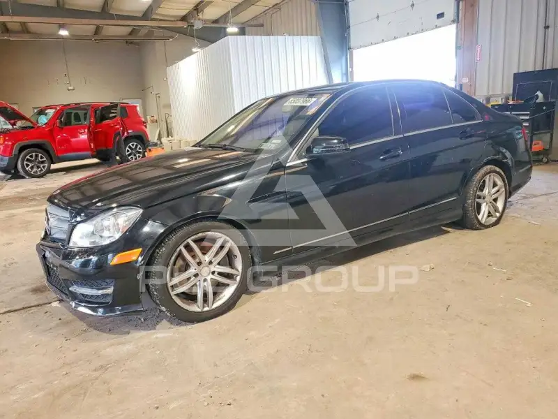 2013 Mercedes Benz C-Class фото