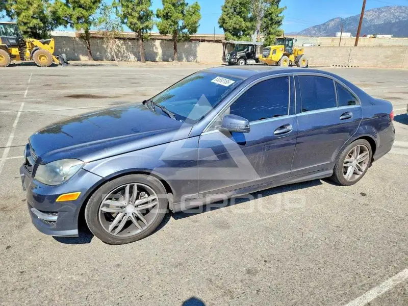 2013 Mercedes Benz C-Class photo