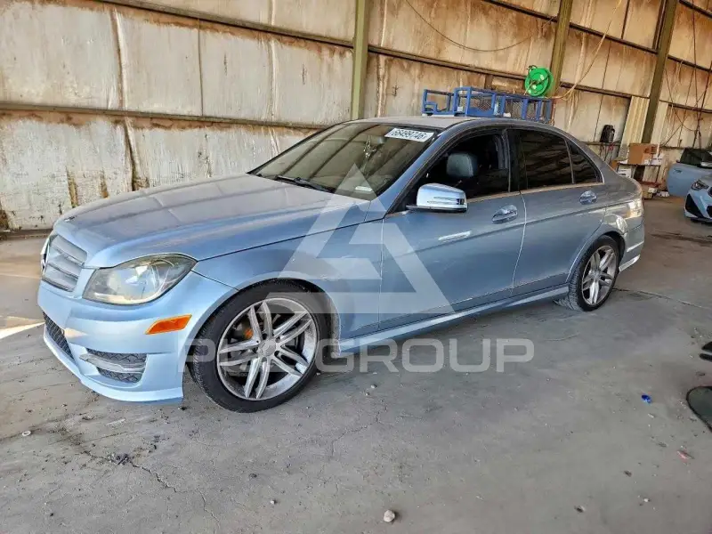 2013 Mercedes Benz C-Class photo