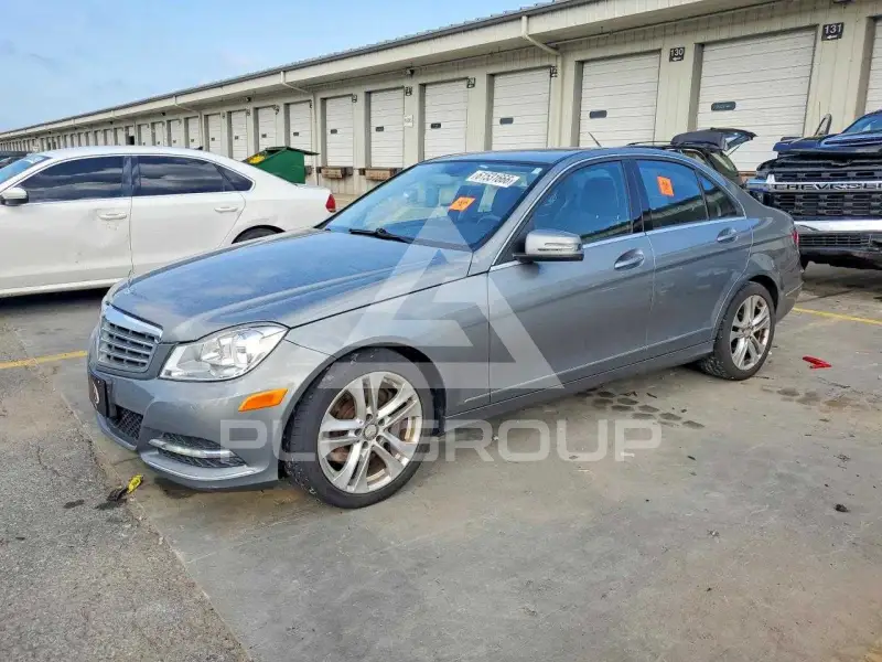 2013 Mercedes Benz C-Class фото