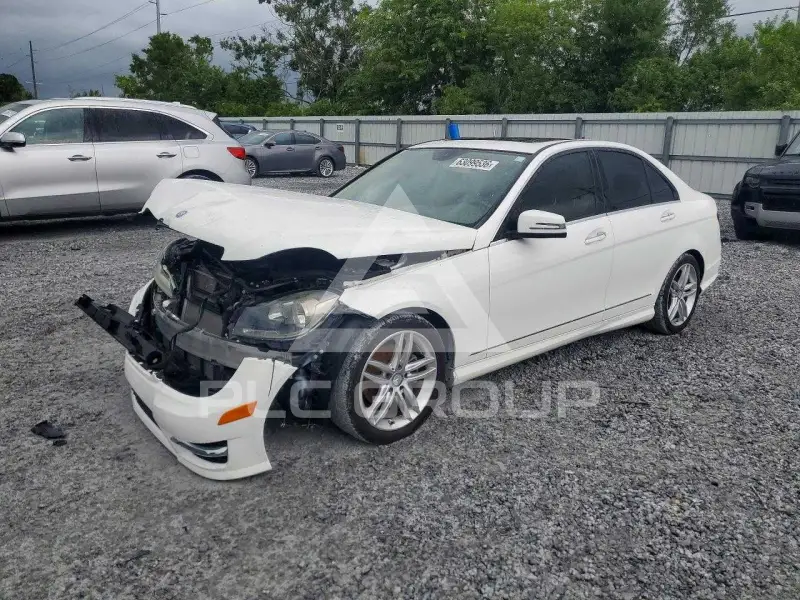 2013 Mercedes Benz C-Class фото