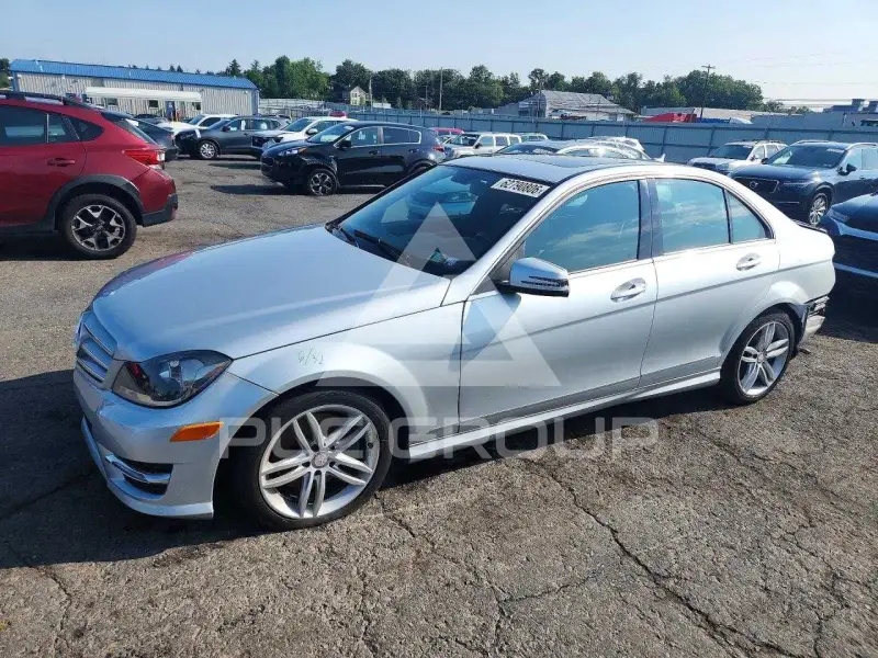 2013 Mercedes Benz C-Class фото