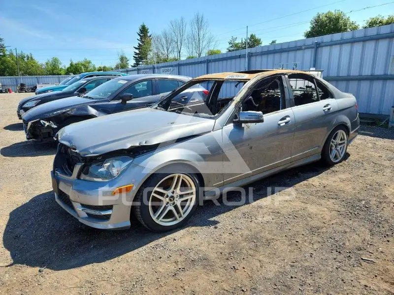 2013 Mercedes Benz C-Class фото