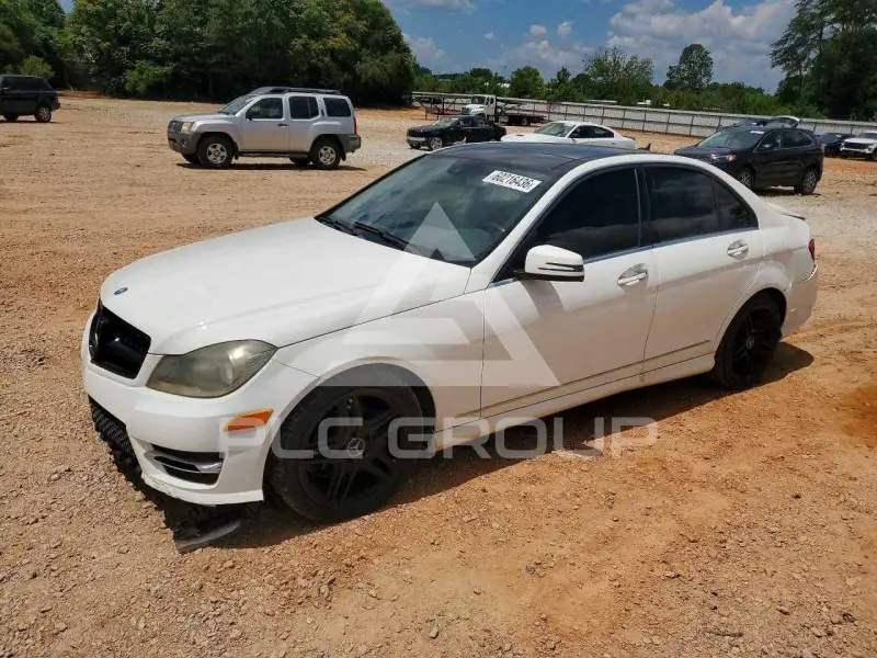 2013 Mercedes Benz C-Class фото