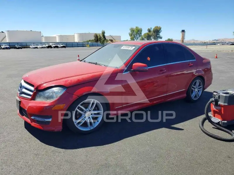 2013 Mercedes Benz C-Class photo