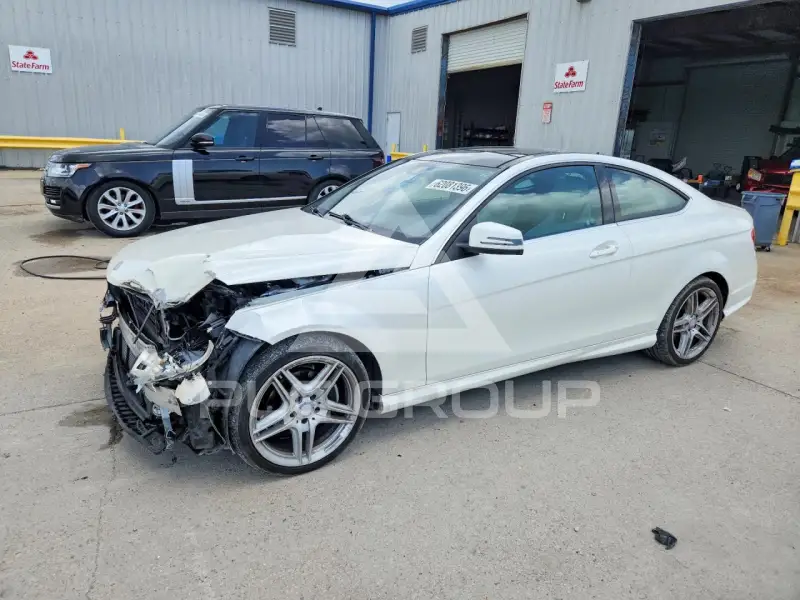 2013 Mercedes Benz C-Class фото