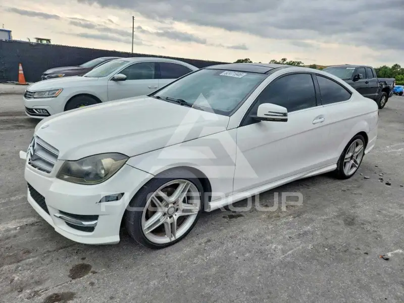2013 Mercedes Benz C-Class фото