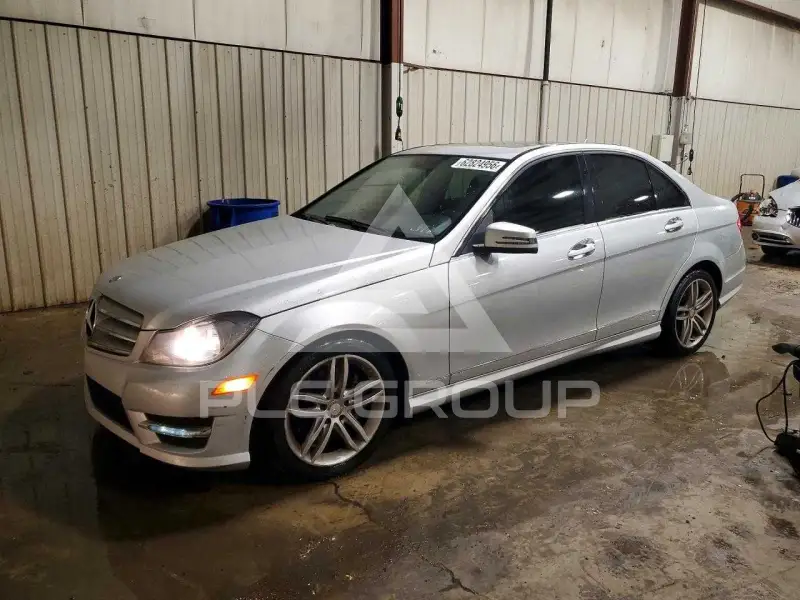 2013 Mercedes Benz C-Class фото