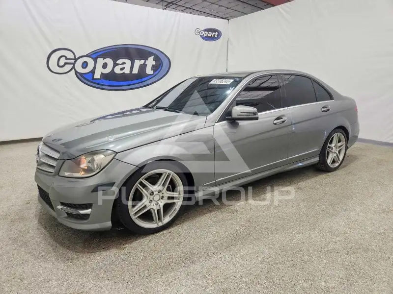 2013 Mercedes Benz C-Class фото
