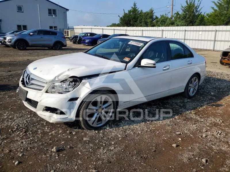 2013 Mercedes Benz C-Class фото