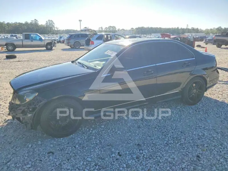 2013 Mercedes Benz C-Class фото