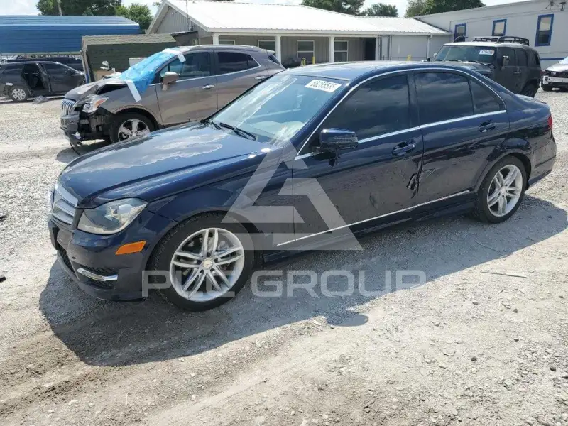 2013 Mercedes Benz C-Class photo