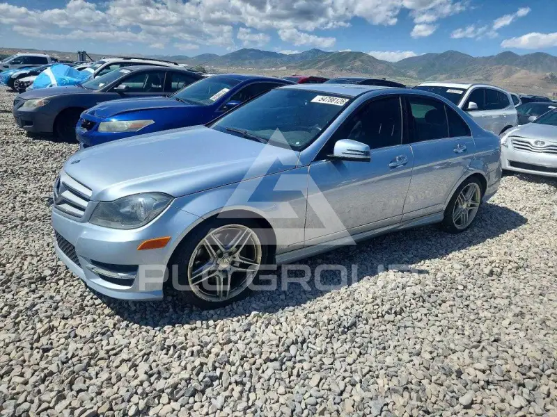 2013 Mercedes Benz C-Class фото