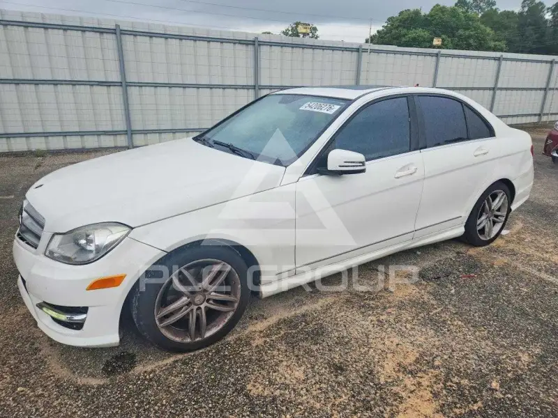 2013 Mercedes Benz C-Class фото