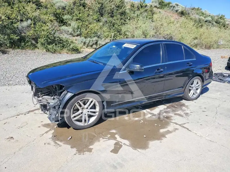 2013 Mercedes Benz C-Class фото