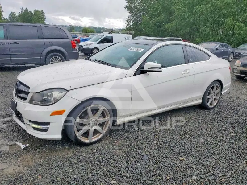 2013 Mercedes Benz C-Class photo