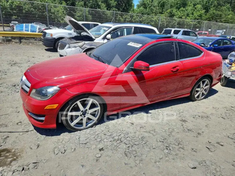 2013 Mercedes Benz C-Class фото