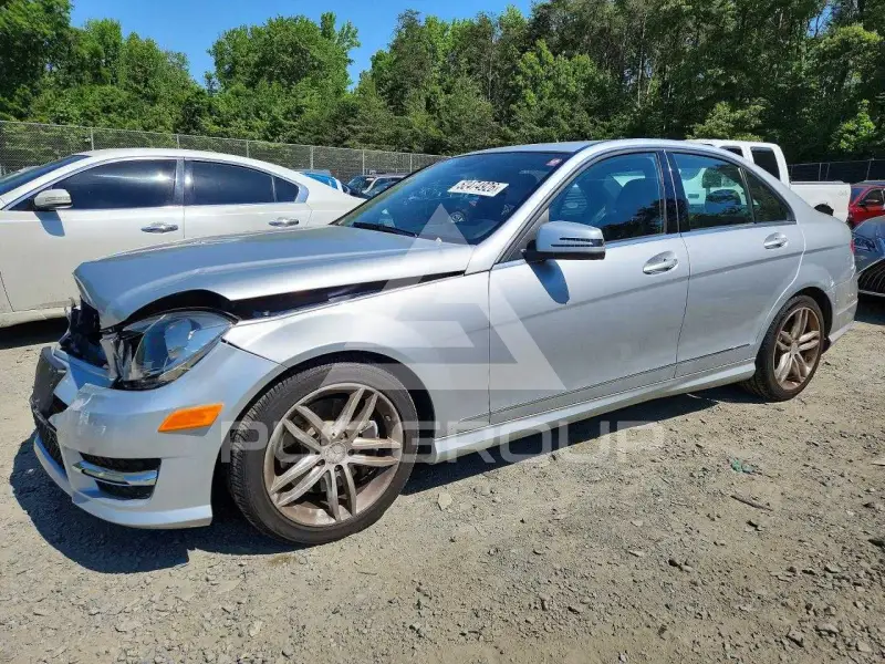 2013 Mercedes Benz C-Class фото