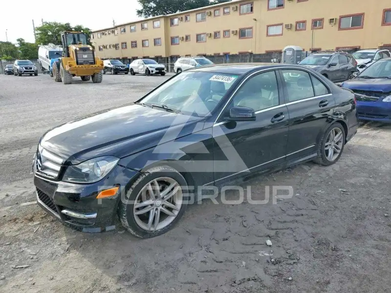 2013 Mercedes Benz C-Class фото