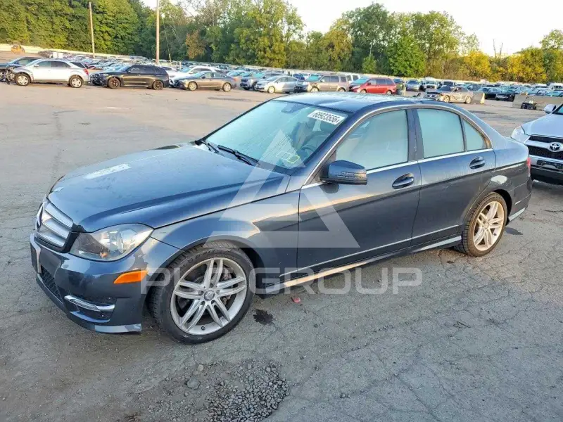 2013 Mercedes Benz C-Class фото