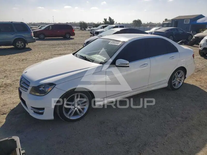 2013 Mercedes Benz C-Class photo