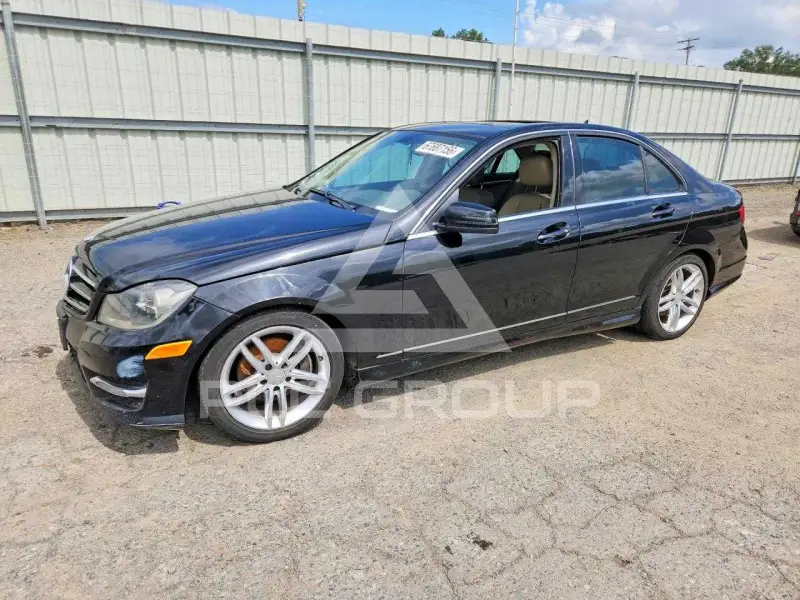 2013 Mercedes Benz C-Class фото