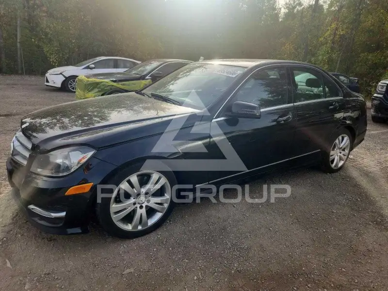 2013 Mercedes Benz C-Class photo