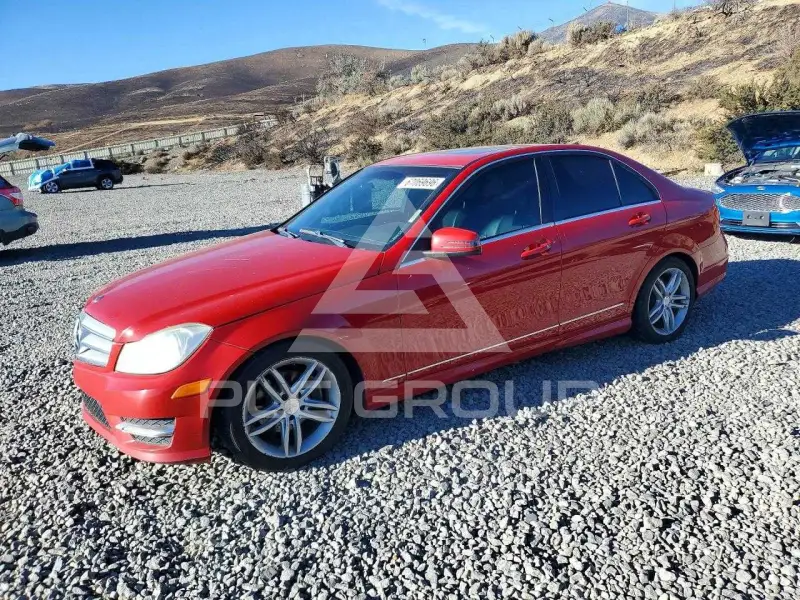 2013 Mercedes Benz C-Class photo