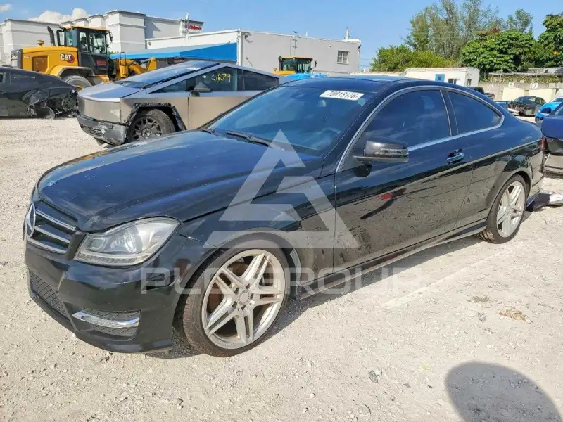 2013 Mercedes Benz C-Class фото