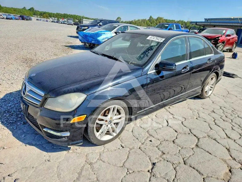 2013 Mercedes Benz C-Class фото