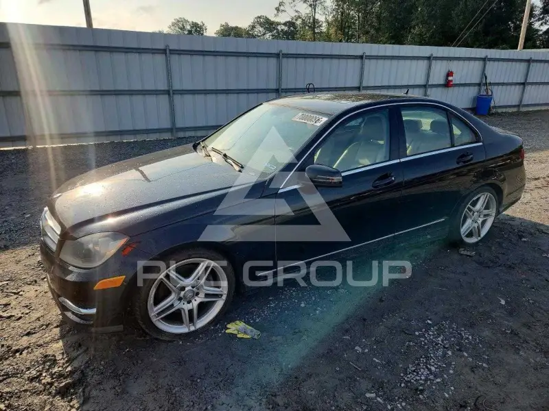 2013 Mercedes Benz C-Class фото
