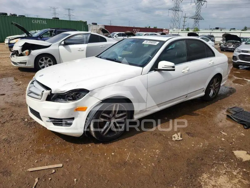 2013 Mercedes Benz C-Class photo