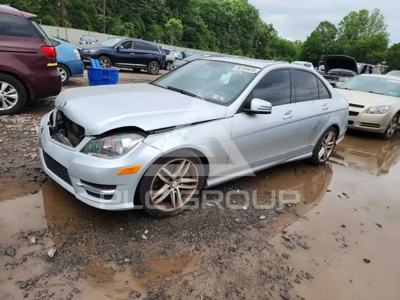 2013 Mercedes Benz C-Class photo