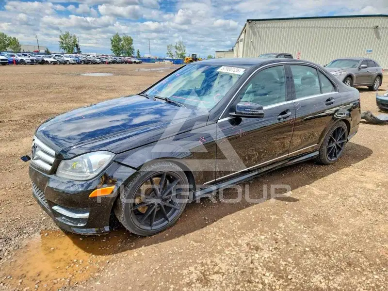 2013 Mercedes Benz C-Class фото
