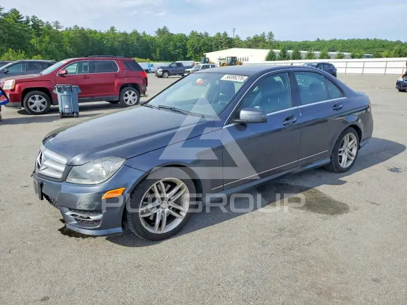 2013 Mercedes Benz C-Class photo