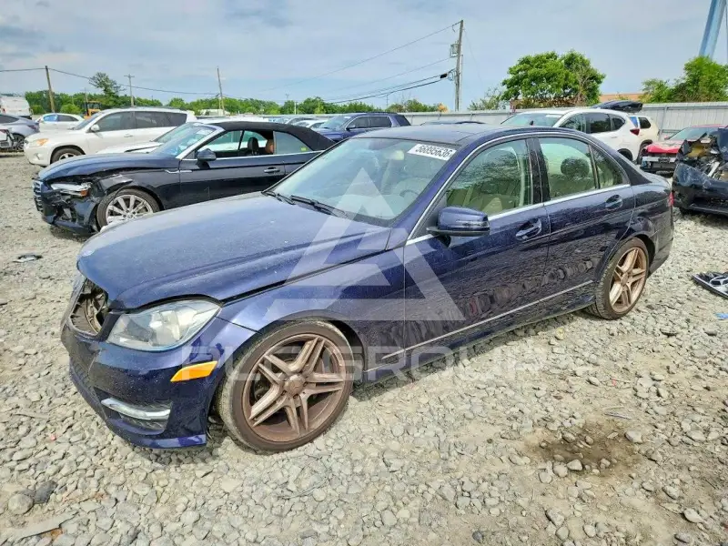 2013 Mercedes Benz C-Class фото