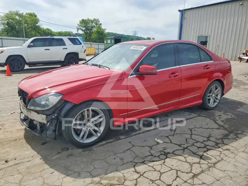 2013 Mercedes Benz C-Class фото