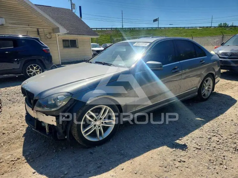 2013 Mercedes Benz C-Class photo