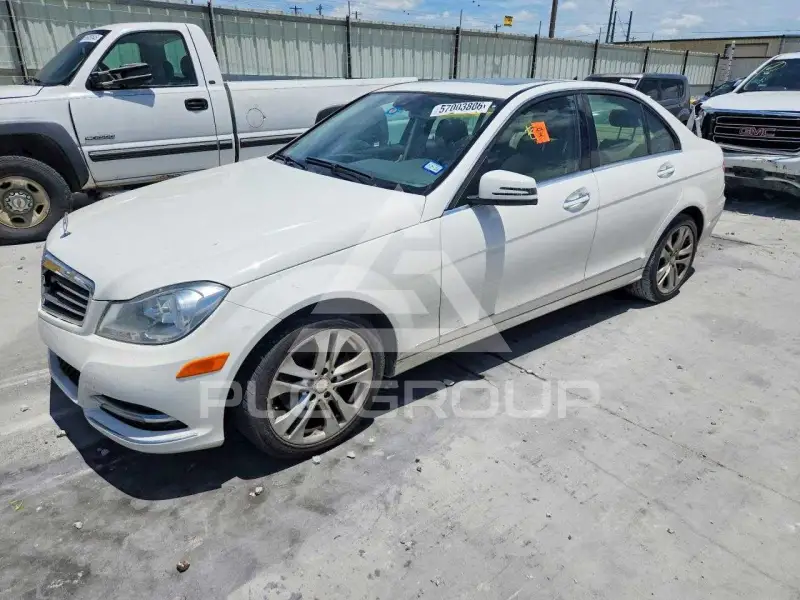 2013 Mercedes Benz C-Class фото