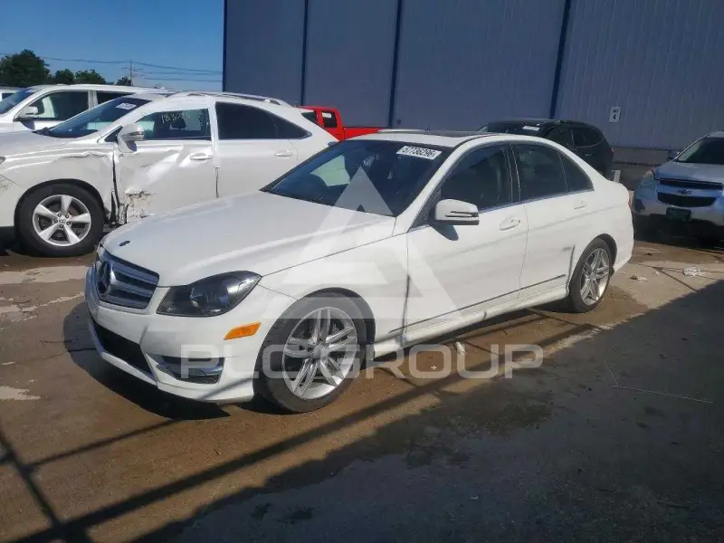 2013 Mercedes Benz C-Class photo