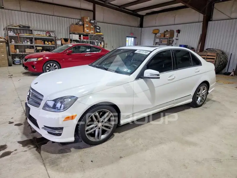 2013 Mercedes Benz C-Class photo