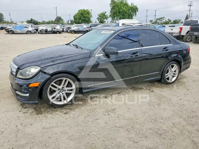 2013 Mercedes Benz C-Class photo